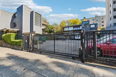 752 Bellevue Avenue E #204, Seattle, WA 98102 - Photo 3