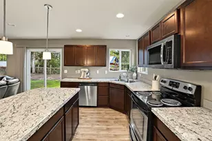 12914 Prairie Cir E, Bonney Lake, WA 98391 - Photo 11