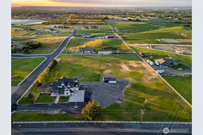 37503 S Hawks Tree Pr SE, Kennewick, WA 99337 - Photo 3