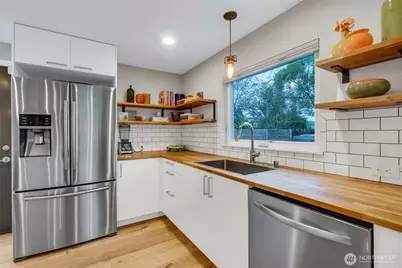 9439 21st Avenue SW, Seattle, WA 98106 - Photo 7