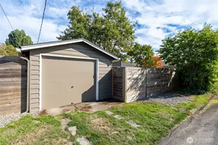 9439 21st Ave SW, Seattle, WA 98106 - Photo 29