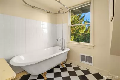 726 12th Avenue E, Seattle, WA 98102 - Photo 29