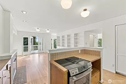 8239 E Mercer Way, Mercer Island, WA 98040 - Photo 15