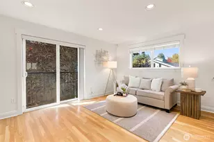 337 N 105th St, Seattle, WA 98133 - Photo 3