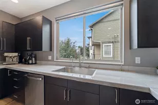 2201 W Ruffner St, Seattle, WA 98199 - Photo 13