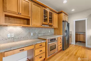 10705 176th Ave E, Bonney Lake, WA 98391 - Photo 9