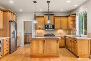 10705 176th Ave E, Bonney Lake, WA 98391 - Photo 11
