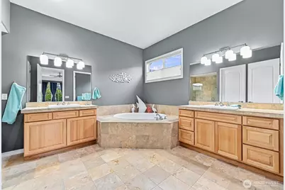 12384 Adair Creek Way NE, Redmond, WA 98053 - Photo 17