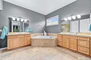 12384 Adair Creek Way NE, Redmond, WA 98053 - Photo 17