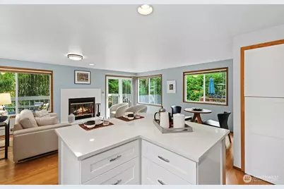 7548 Ravenna Avenue NE, Seattle, WA 98115 - Photo 11