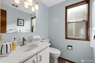 7548 Ravenna Ave NE, Seattle, WA 98115 - Photo 29