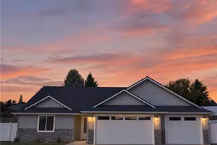 873 NE Tyler Pl, East Wenatchee, WA 98802 - Photo 1