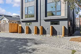 4328 Woodlawn Ave N, Seattle, WA 98103 - Photo 25