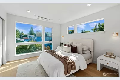 4328 Woodlawn Avenue N #A, Seattle, WA 98103 - Photo 17