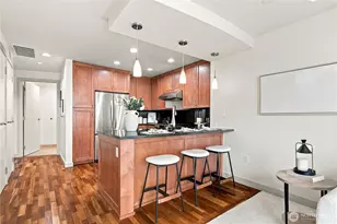10610 NE 9th Pl, Bellevue, WA 98004 - Photo 9