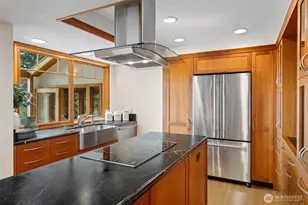 9796 NE Murden Cove Dr, Bainbridge Island, WA 98110 - Photo 13