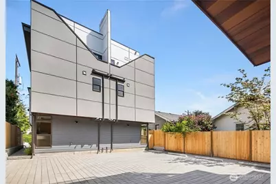 6211 A 9th Avenue NE, Seattle, WA 98115 - Photo 3