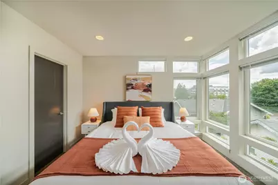 6211 A 9th Avenue NE, Seattle, WA 98115 - Photo 13