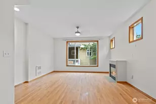 12041 33rd Ave NE, Seattle, WA 98125 - Photo 11