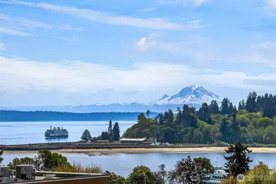 125 Ferncliff Avenue NE #E242, Bainbridge Island, WA 98110 - Photo 3