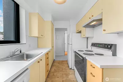 521 5th Avenue W #306, Seattle, WA 98119 - Photo 9