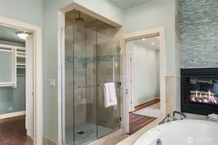 5770 Ashworth Ave N, Seattle, WA 98103 - Photo 25