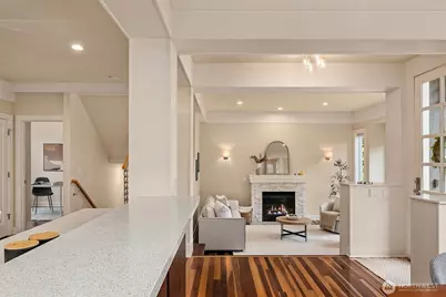 5770 Ashworth Avenue N, Seattle, WA 98103 - Photo 15