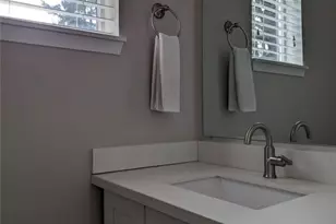 751 NW Juniper St, Issaquah, WA 98027 - Photo 9