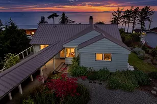 1443 Martha Way, Oak Harbor, WA 98277 - Photo 1