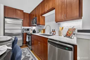 16141 Cleveland St, Redmond, WA 98052 - Photo 17