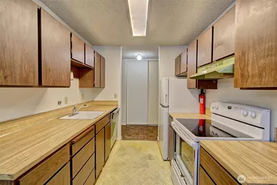 10459 Des Moines Memorial Drive S #305, Seattle, WA 98168 - Photo 5