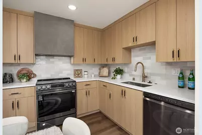 1502 N 100th Street, Seattle, WA 98133 - Photo 3