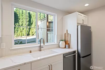 261 NW 42nd Avenue, Seattle, WA 98107 - Photo 17