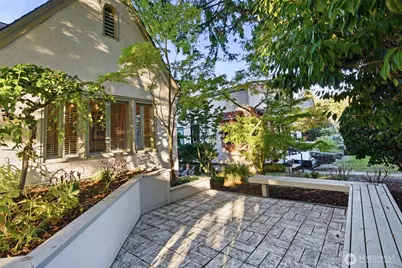2400 E Roanoke Street, Seattle, WA 98112 - Photo 33
