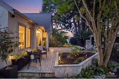 2400 E Roanoke Street, Seattle, WA 98112 - Photo 37