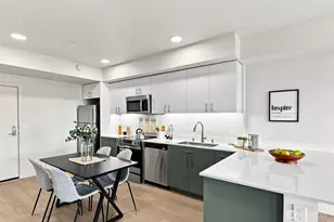 6109 Phinney Ave N, Seattle, WA 98103 - Photo 9
