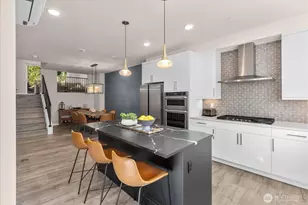 8922 NE 173rd Pl, Bothell, WA 98011 - Photo 5