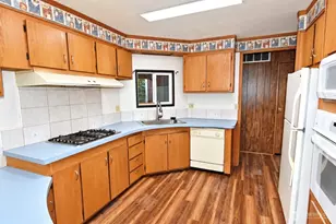 18430 NE Woodinville Duvall Pl, Woodinville, WA 98077 - Photo 11