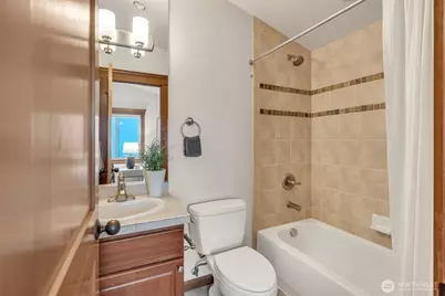 3043 59th Avenue SW #A, Seattle, WA 98116 - Photo 13