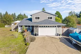 578 Meadow Ave NE, Ocean Shores, WA 98569 - Photo 1