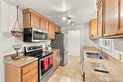 15403 Corliss Place N, Shoreline, WA 98133 - Photo 7