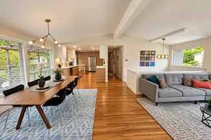 401 109th Ave SE, Bellevue, WA 98004 - Photo 3
