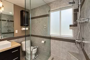 401 109th Ave SE, Bellevue, WA 98004 - Photo 11