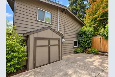 401 109th Avenue SE, Bellevue, WA 98004 - Photo 17