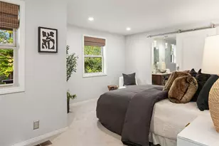 11020 SE 64th St, Bellevue, WA 98006 - Photo 17
