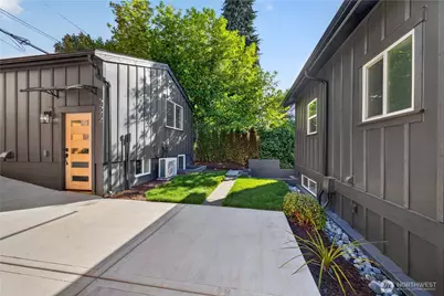 5520 Brooklyn Avenue NE, Seattle, WA 98105 - Photo 29