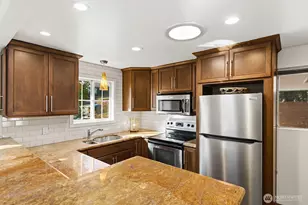 3604 SW Thistle St, Seattle, WA 98126 - Photo 9