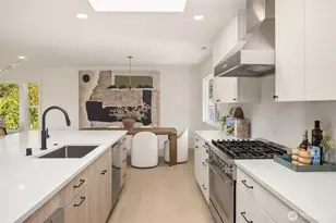 3720 80th Ave SE, Mercer Island, WA 98040 - Photo 3