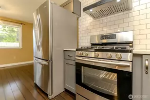 12402 Tatoosh Rd E, Puyallup, WA 98374 - Photo 7