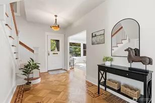 5246 12th Ave NE, Seattle, WA 98105 - Photo 3